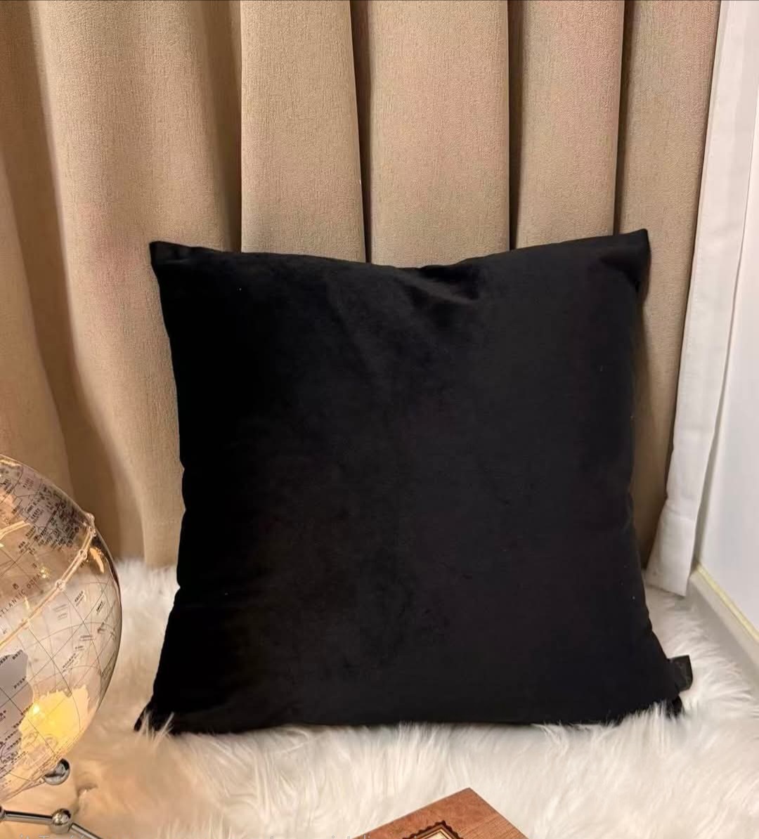 Screenshot_20250723_142304_Facebook(1) Poszewka Dekoracyjna 40x40 Welurowa Klasyczna - obrazek 1